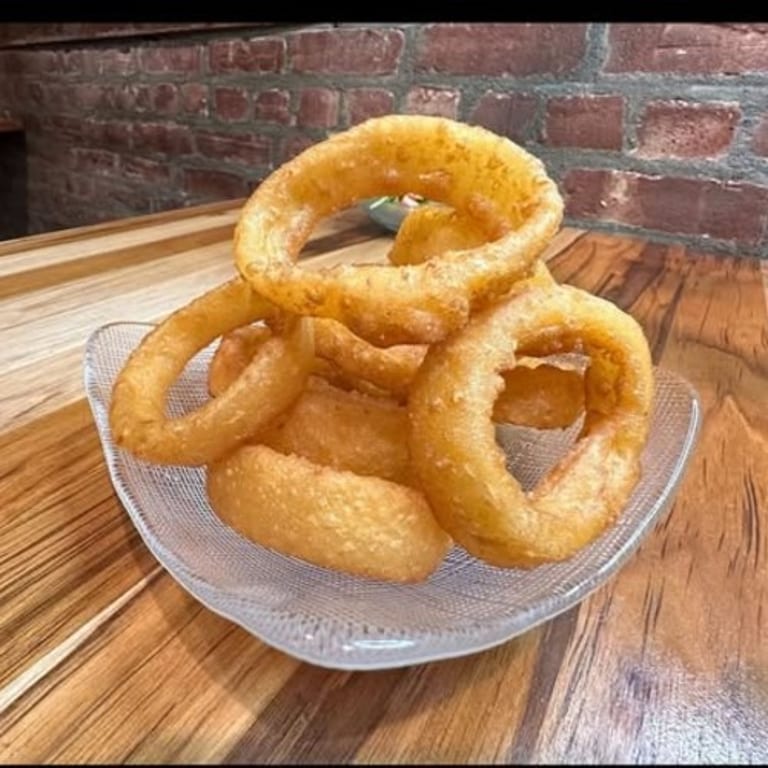 Crunchy Onion Rings: A Tasty Side Option